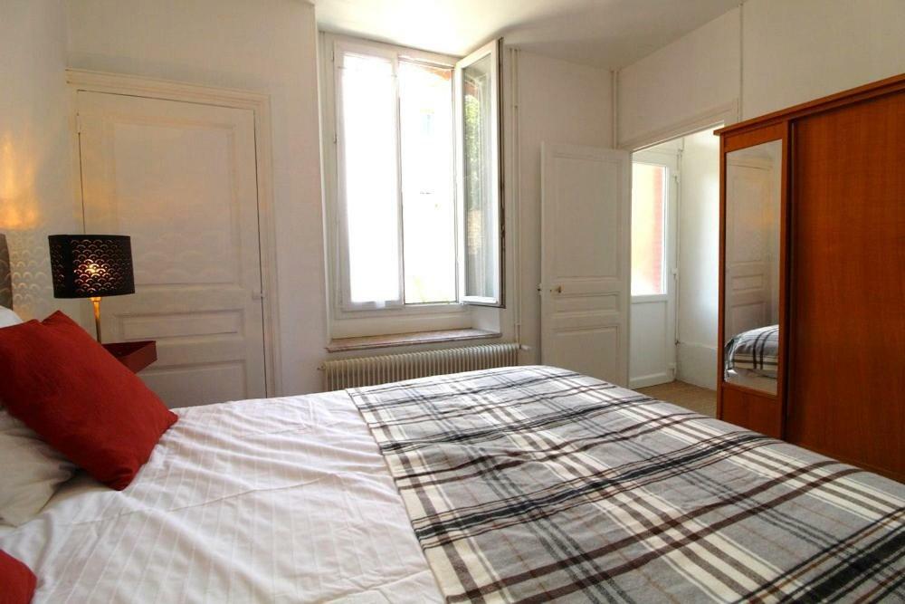Appartements Le Cru Colbert Beaune  Exteriör bild